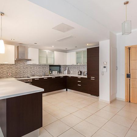 Apartmán Pender Lux Complex - 3Br Unit With Private Parking By 360 Estates Saint Julian's Exteriér fotografie